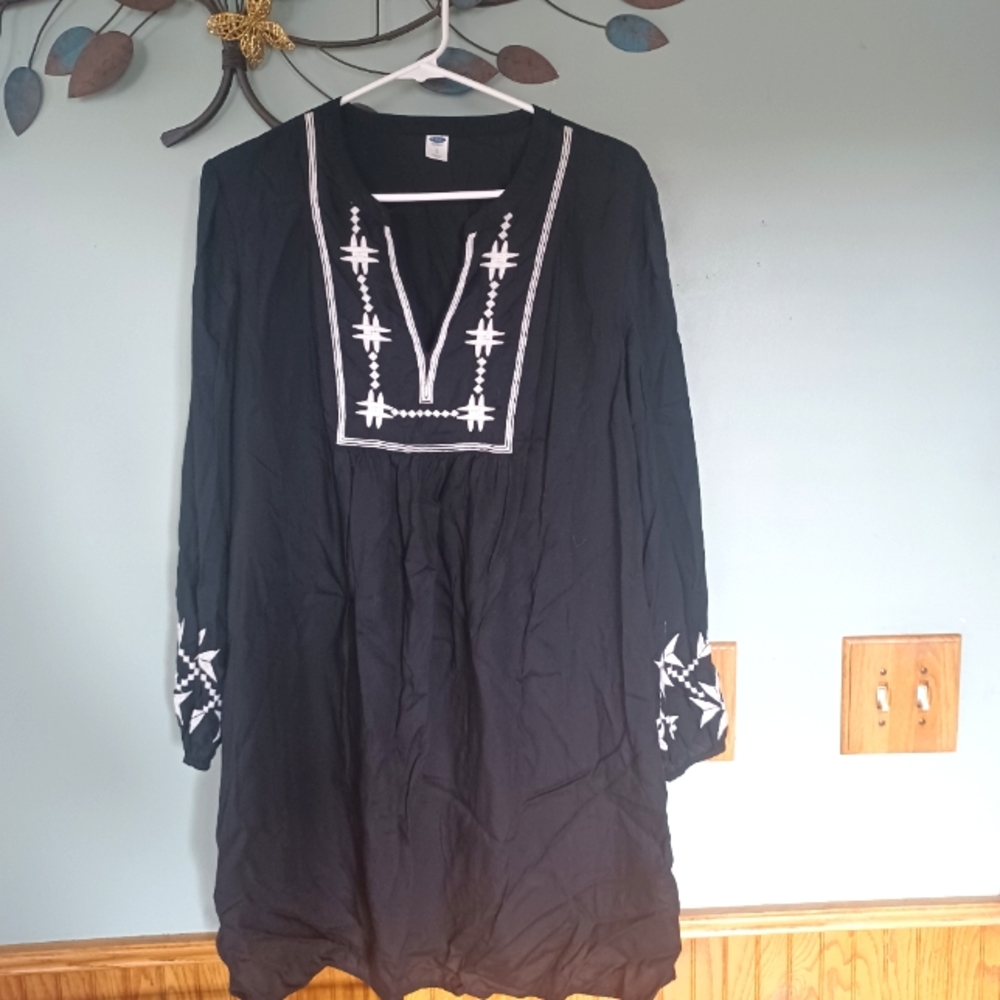 Old Navy Black and White Dress